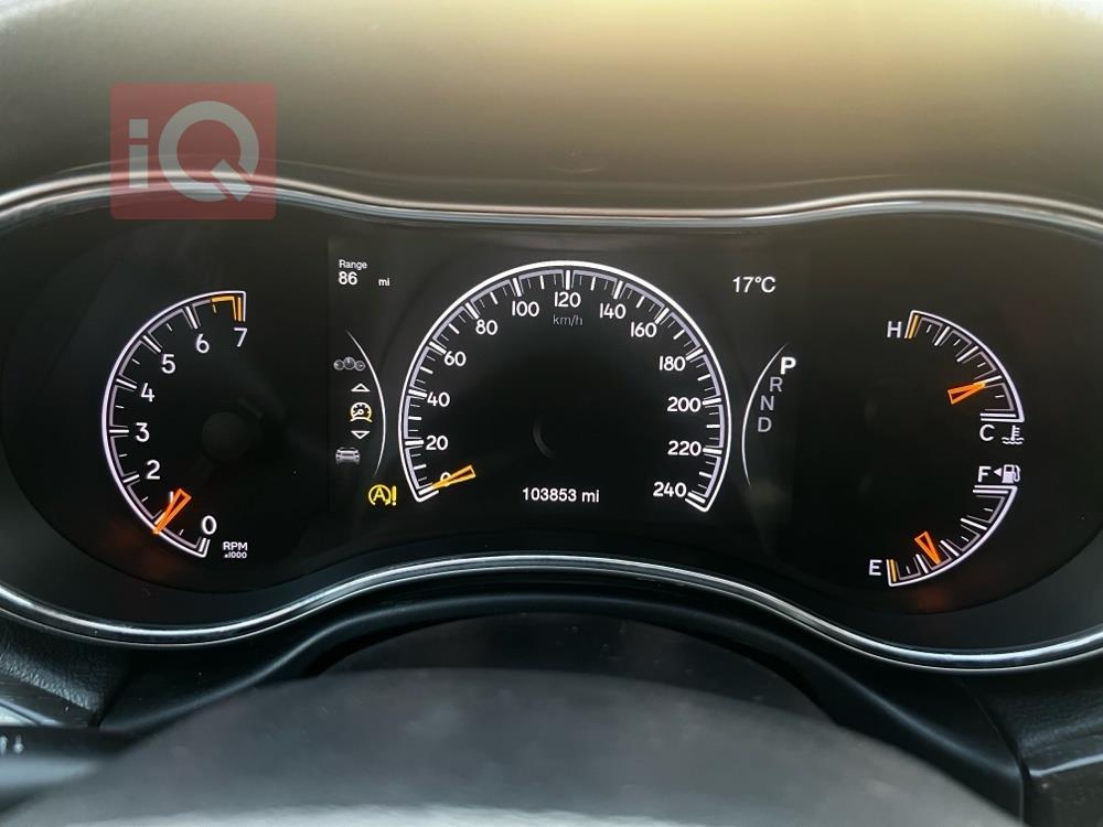 جیپ گراند شیرۆکی